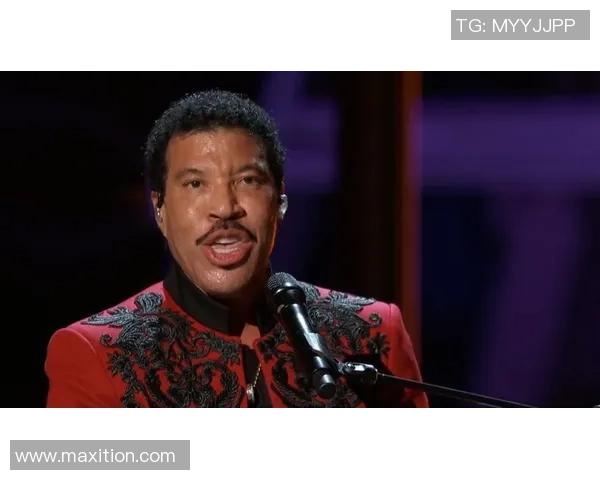 足球明星闪耀歌手典礼共襄盛举展现多才多艺风采